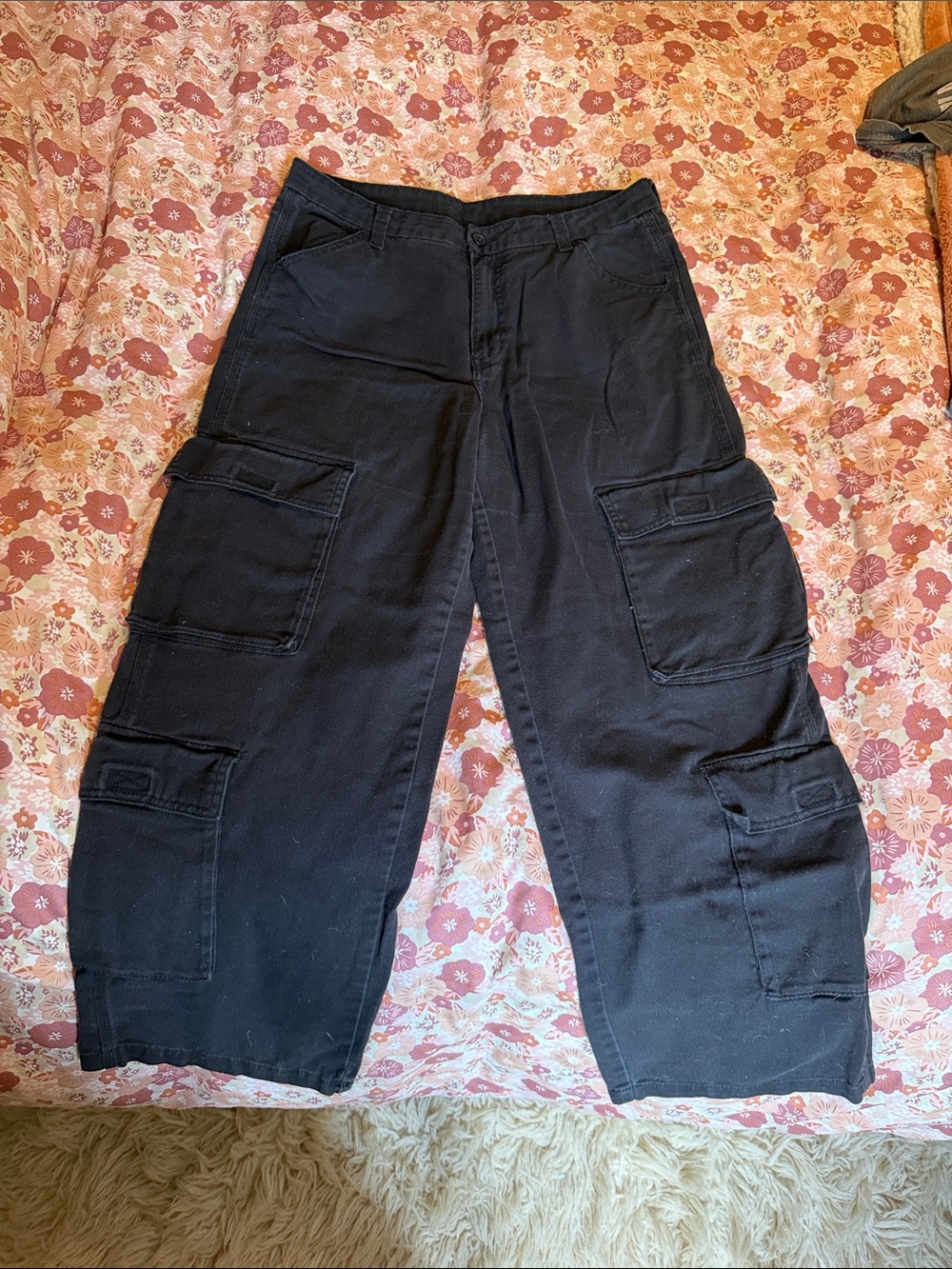 H&M Black Cargo Pants with Multiple Pockets